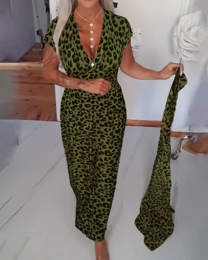Leopar Desenli V Yakalı Şık Elbise